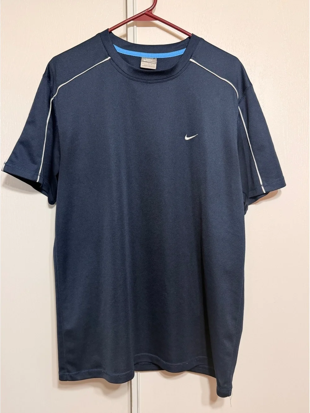 Nike Sportswear Men’s XL Navy Short Sleeve Athletic Performance Shirt Swoosh